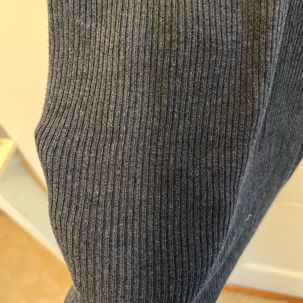 Keyhole Tank Top - Picture 3 of 4
